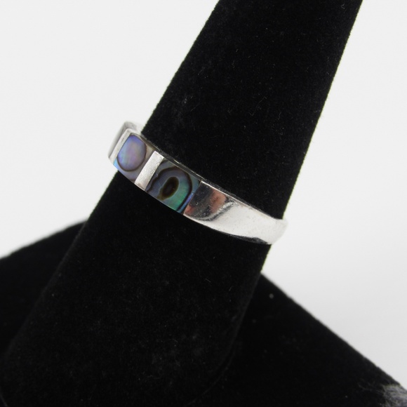 Size 7.75 Sterling Colorful Shell Inlay Band Ring - Picture 2 of 8